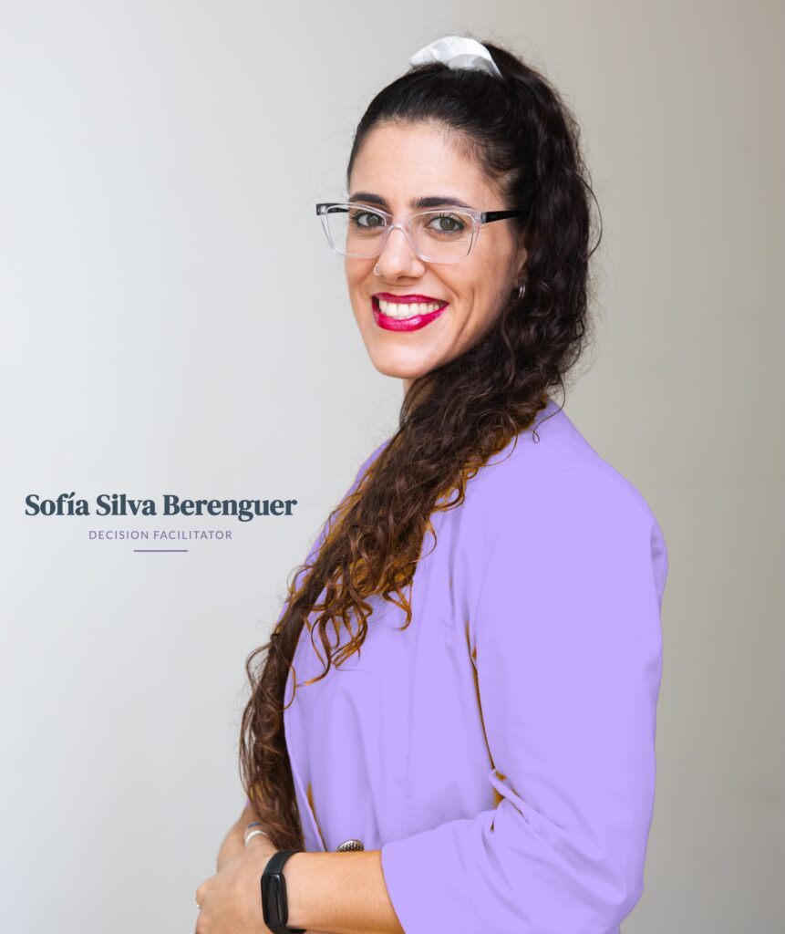 Sofía portrait purple side